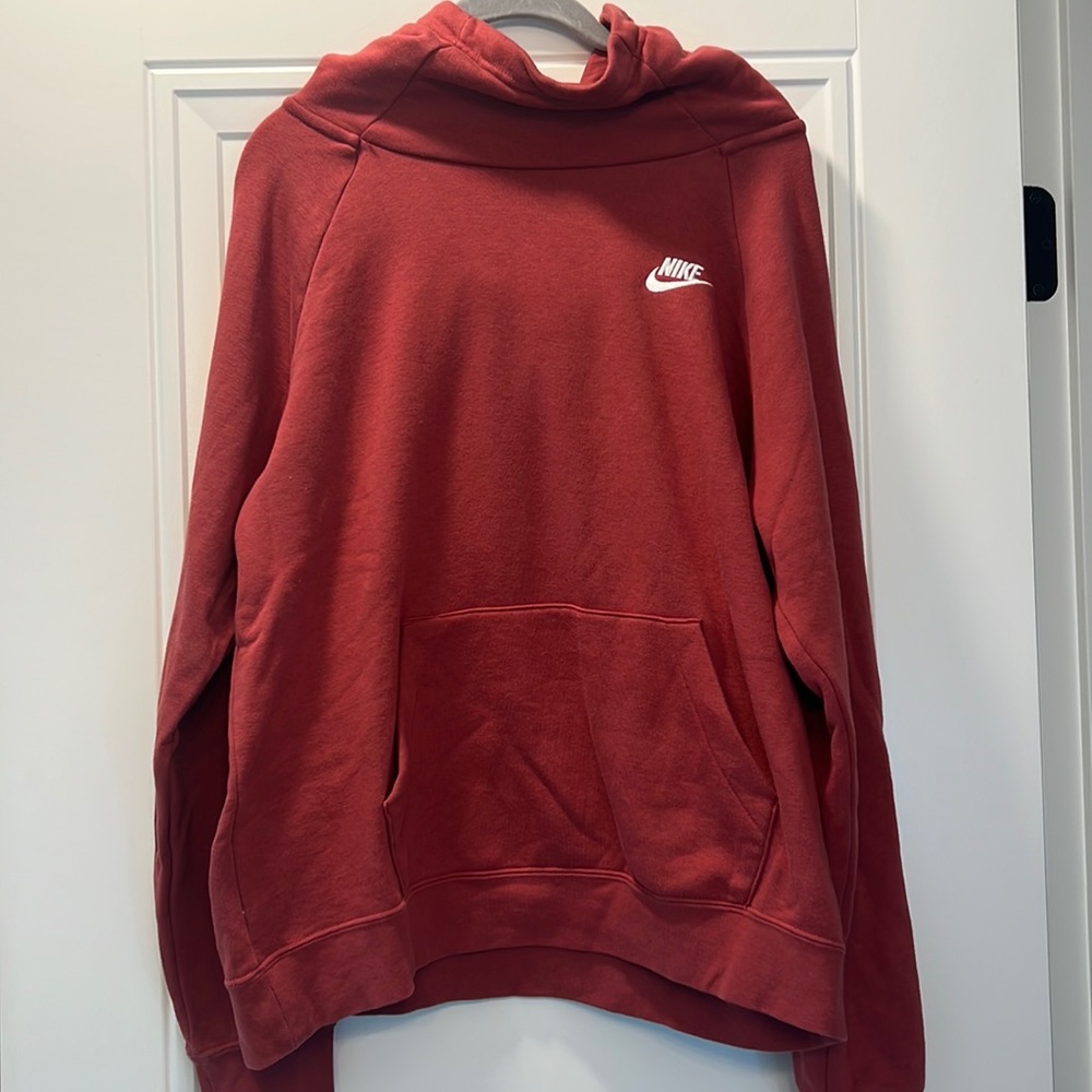 NIKE women’s hoodie. Cowl neck + front pocket